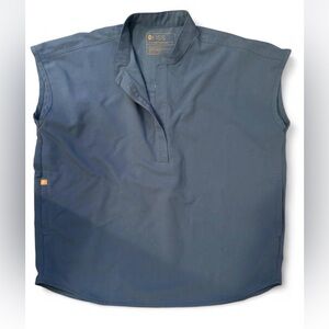 FIGS Rafaela scrub top. Size small. Excellent used condition!